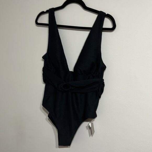 Chelsea28 Black Textured Belted One Piece Swimsuit Size Large - Picture 2 of 6